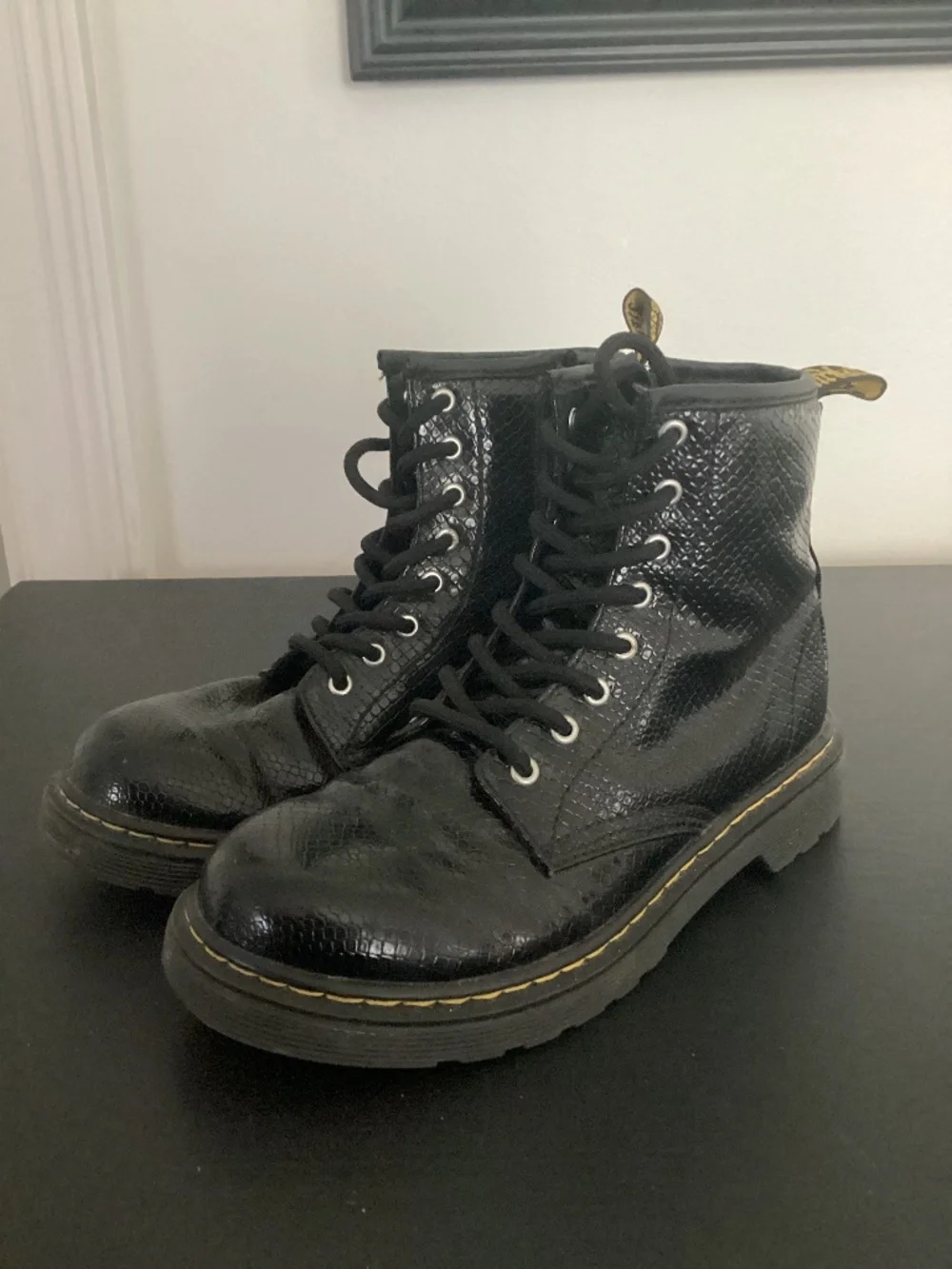 Doc Martens 1460 J Croco Croc Girls Boots Junior Youth 3 Black Great, gently use